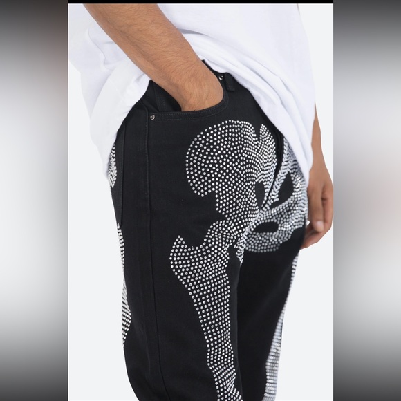 NWT!!! Mens stylish stacked denim jeans w/ rhinestone skeleton appliqué; Sz 40W - Picture 3 of 10